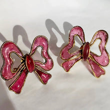 Load image into Gallery viewer, CHANEL EXTREMELY RARE PINK GRIPOIX GLASS BOW HAUTE COUTURE EARRINGS