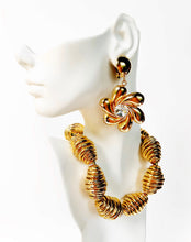Load image into Gallery viewer, KALINGER MASSIVE VINTAGE 1980s FRENCH CHUNKY SPRIAL RESIN NECKLACE