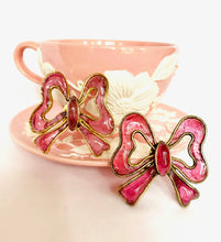 Load image into Gallery viewer, CHANEL EXTREMELY RARE PINK GRIPOIX GLASS BOW HAUTE COUTURE EARRINGS
