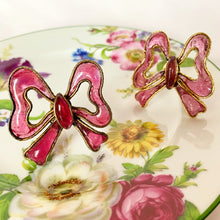 Load image into Gallery viewer, CHANEL EXTREMELY RARE PINK GRIPOIX GLASS BOW HAUTE COUTURE EARRINGS