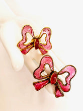 Load image into Gallery viewer, CHANEL EXTREMELY RARE PINK GRIPOIX GLASS BOW HAUTE COUTURE EARRINGS