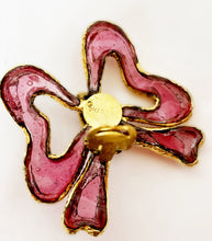 Load image into Gallery viewer, CHANEL EXTREMELY RARE PINK GRIPOIX GLASS BOW HAUTE COUTURE EARRINGS