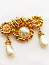 Load image into Gallery viewer, CHANEL MASSIVE GRIPOIX PEARL CORDAGE BAROQUE BROOCH