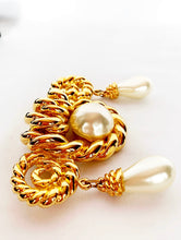 Load image into Gallery viewer, CHANEL MASSIVE GRIPOIX PEARL CORDAGE BAROQUE BROOCH