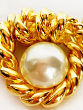 Load image into Gallery viewer, CHANEL MASSIVE GRIPOIX PEARL CORDAGE BAROQUE BROOCH