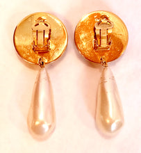 Load image into Gallery viewer, CHANEL GRIPOIX PEARL LARGE LUCKY CLOVER VINTAGE DANGLE EARRING