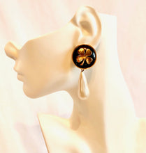 Load image into Gallery viewer, CHANEL GRIPOIX PEARL LARGE LUCKY CLOVER VINTAGE DANGLE EARRING