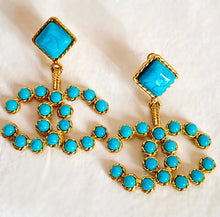 Load image into Gallery viewer, CHANEL MASSIVE CC LOGO TURQUOISE GRIPOIX GLASS EARRING
