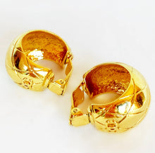 Load image into Gallery viewer, CHANEL JUMBO MATELASSÉ VINTAGE COCO CRUSH RUNWAY HOOP EARRINGS 1993 A