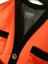 Load image into Gallery viewer, CHANEL RUNWAY TANGERINE SILK BLACK BOUCLÉ VELVET VINTAGE JACKET