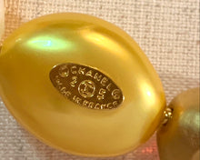 Load image into Gallery viewer, CHANEL GRIPOIX RARE GLASS PEARL AND BEAD CHUNKY MASSIVE VINTAGE SAUTOIR NECKLACE