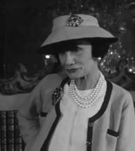 Load image into Gallery viewer, CHANEL MASSIVE GRIPOIX MASTERPIECE PENDANT BROOCH