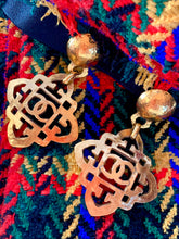 Load image into Gallery viewer, CHANEL LOGO GILT HAMMERED FILIGREE VINTAGE QUATREFOIL DANGLE EARRING