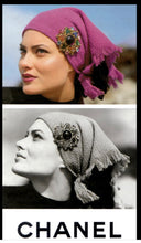 Load image into Gallery viewer, CHANEL RARE COUTURE GRIPOIX POURED GLASS GENUINE GEMSTONE 1995 BROOCH