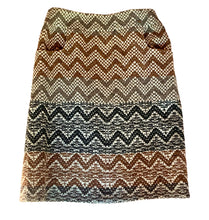 Load image into Gallery viewer, CHANEL RUNWAY CHEVRON TWEED JACKET SKIRT 2 PIECE SET 2005 AUTUMN