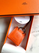 Load image into Gallery viewer, HERMÈS ORANGE MILO LEATHER SHOPPING BAG CHARM
