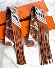 Load image into Gallery viewer, HERMES SET OF 2 FESTIVAL DES AMAZONES BANDANA SILK LEATHER FRINGE TWILLY BARENIA

