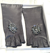 Load image into Gallery viewer, CAROLYN ROWAN SWAROVSKI LAMB LEATHER FINGERLESS GLOVES NEW
