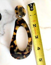 Load image into Gallery viewer, FRANCINE BRAMLI PARIS TORTOISE RESIN HOOP CLIP EARRINGS
