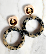 Load image into Gallery viewer, FRANCINE BRAMLI PARIS LEOPARD TORTOISE RESIN CLIP ON HOOPS
