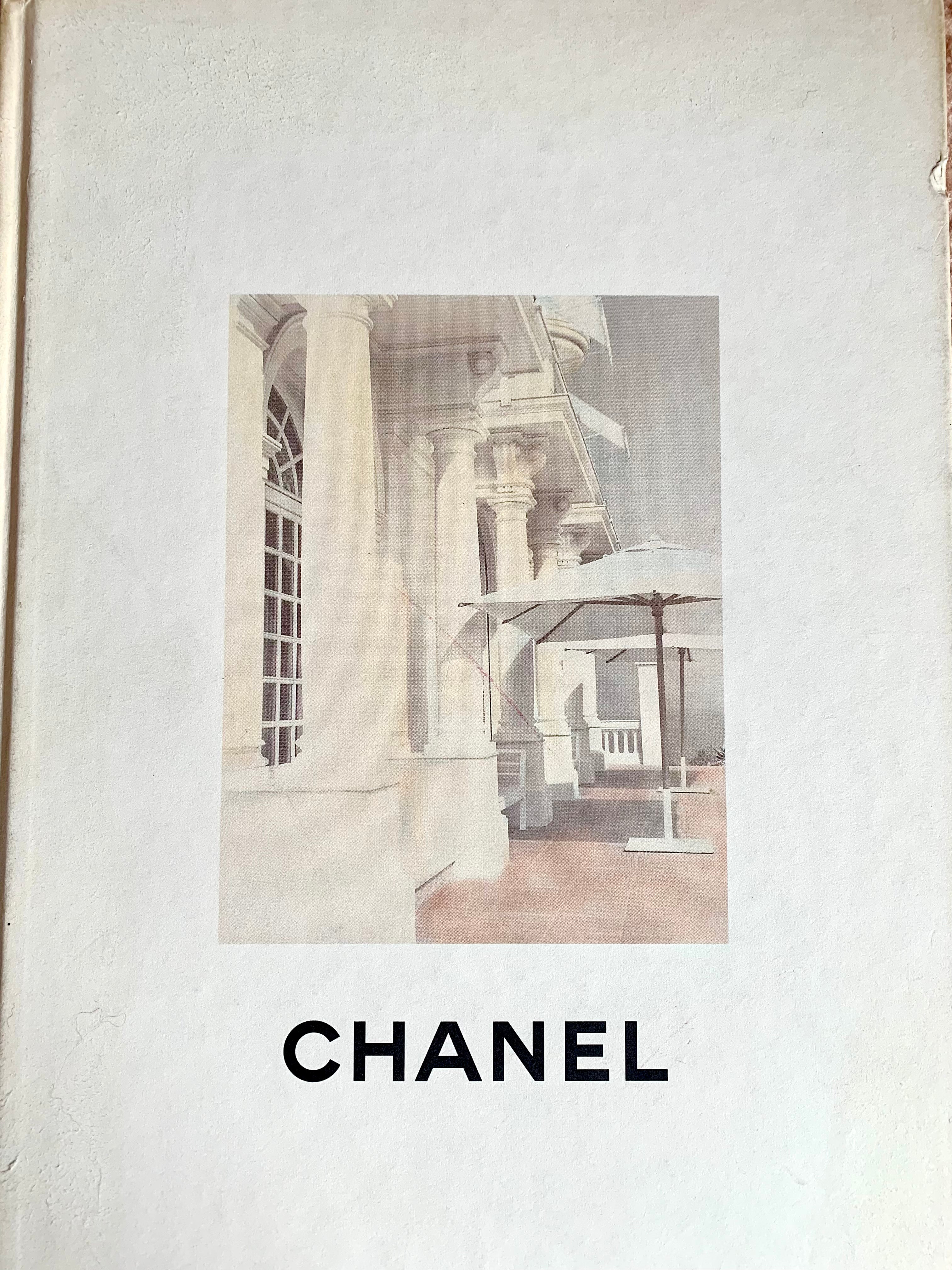 CHANEL 1995 - 1996 CRUISE HARDCOVER CATALOGUE AMBER VALLETTA – The