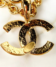 Load image into Gallery viewer, CHANEL CLASSIC 1994 CC ICONIC NECKLACE
