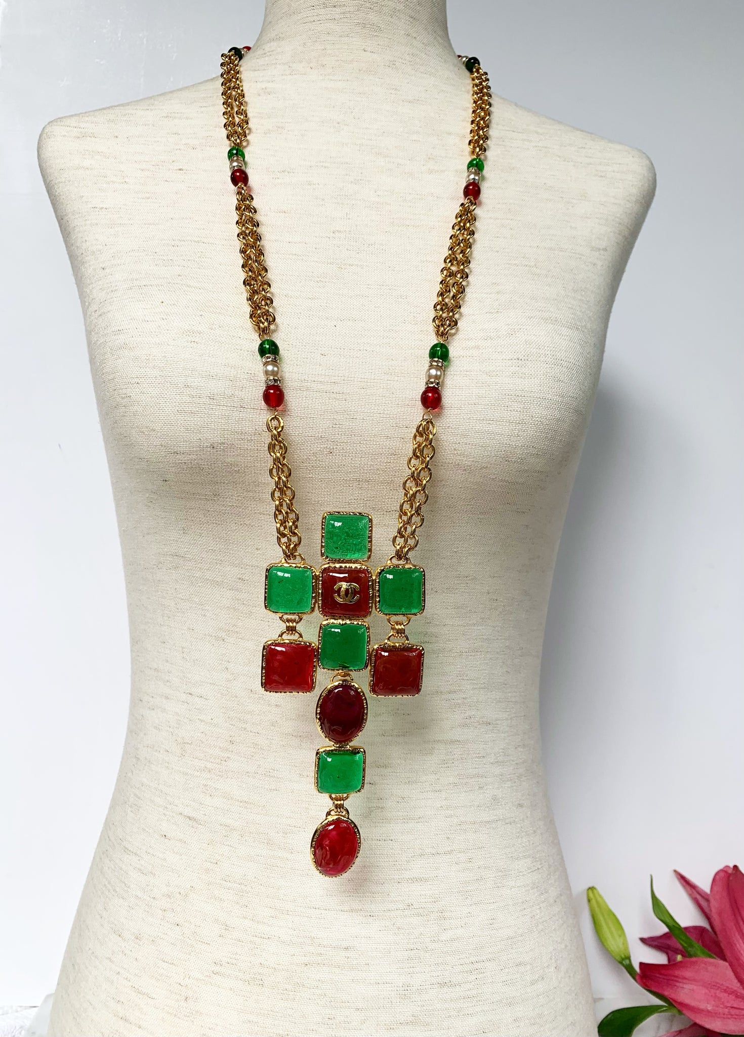 CHANEL MAJESTIC BYZANTINE EMERALD GREEN AND RED GRIPOIX GLASS 