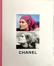 Load image into Gallery viewer, CHANEL 1995 - 1996 AUTUMN WINTER SHALOM HARLOW, CLAUDIA SCHIFFER AND KRISTEN MCMENAMY HARDCOVER CATALOGUE
