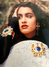 Load image into Gallery viewer, CHANEL 1990 - 1991 AUTUMN WINTER CATALOGUE YASMEEN GHAURI
