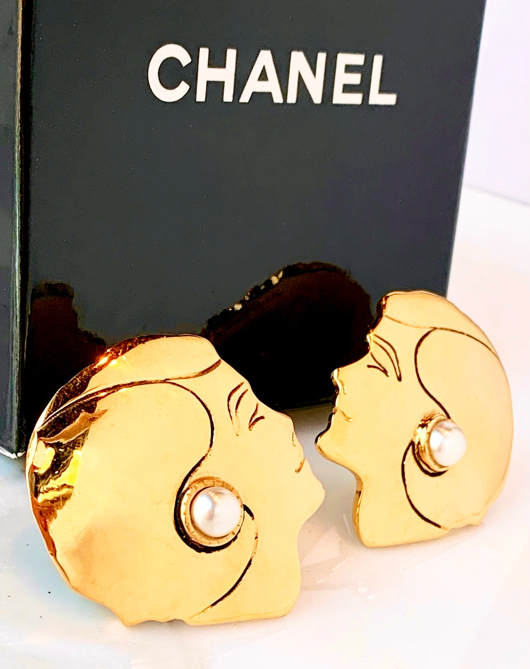 CHANEL MADEMOISELLE COCO RARE 1987 GRIPOIX ACCENT EARRINGS
