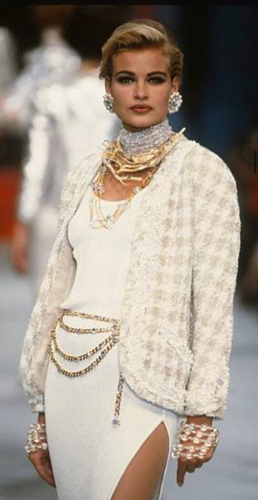 CHANEL ICONIC 4 LAYER HOLOGRAPHIC CRYSTAL CHAIN BELT NECKLACE 1992 – The  Paris Mademoiselle