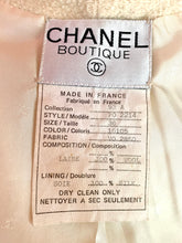 Load image into Gallery viewer, CHANEL ICONIC SUPERMODEL RUNWAY IVORY JACKET 1993 - 1994 AUTUMN WINTER CLAUDIA SCHIFFER
