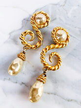Load image into Gallery viewer, CHANEL RUNWAY CORDAGE ROPE GRIPOIX PEARL EARRINGS VICTOIRE DE CASTELLANE
