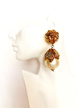 Load image into Gallery viewer, FRENCH VINTAGE 1980s MASSIVE MOLTEN GILT &quot;PEARL&quot; DROP EARRING - UNSIGNED
