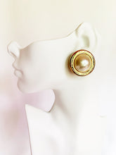 Load image into Gallery viewer, CHANEL 31 RUE CAMBON GRIPOIX GLASS PEARL JUMBO EARRING 1980s
