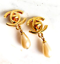Load image into Gallery viewer, CHANEL TIMELESS GRIPOIX PEARL CLASSIC TURN LOCK LOGO EARRING
