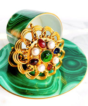 Load image into Gallery viewer, CHANEL RUNWAY MASSIVE GRIPOIX POURED GLASS PENDANT BROOCH

