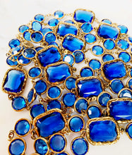 Load image into Gallery viewer, CHANEL ORIGINAL CHICKLET RARE SAPPHIRE BLUE CRYSTAL VINTAGE 1981 LONG SAUTOIR
