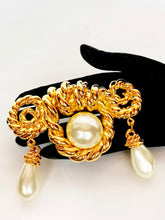 Load image into Gallery viewer, CHANEL MASSIVE GRIPOIX PEARL CORDAGE BAROQUE BROOCH
