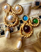 Load image into Gallery viewer, CHANEL RARE ICONIC VINTAGE 1990 RUNWAY CORDAGE MULTI-COLOUR GRIPOIX BROOCH
