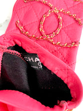 Load image into Gallery viewer, CHANEL BARBIE PINK CC CHAIN LOGO QUILTED LAMBSKIN FINGERLESS GLOVES
